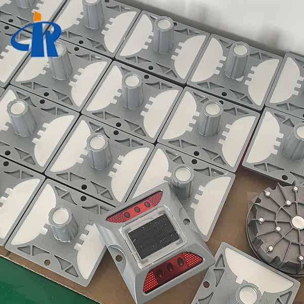 <h3>Road Studs - ABS Road Studs Manufacturer from Mumbai</h3>
